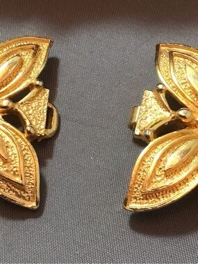 Mimi Di N Butterfly Buckle